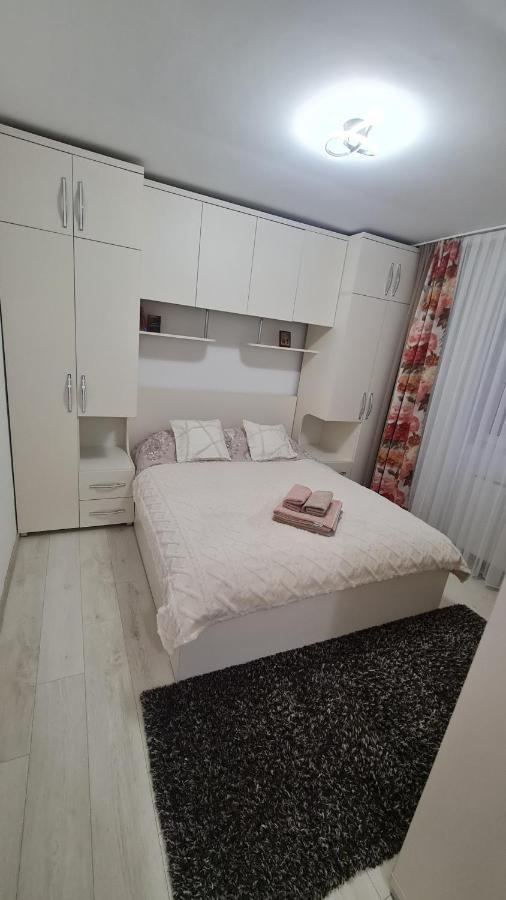 Apartament Violeta Гура Хуморулуй Екстериор снимка